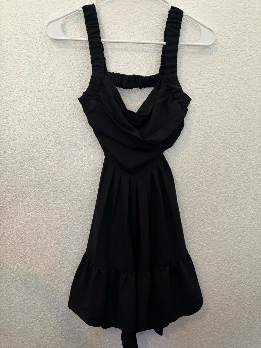 SHEIN Black Ruffled Strap Mini Dress